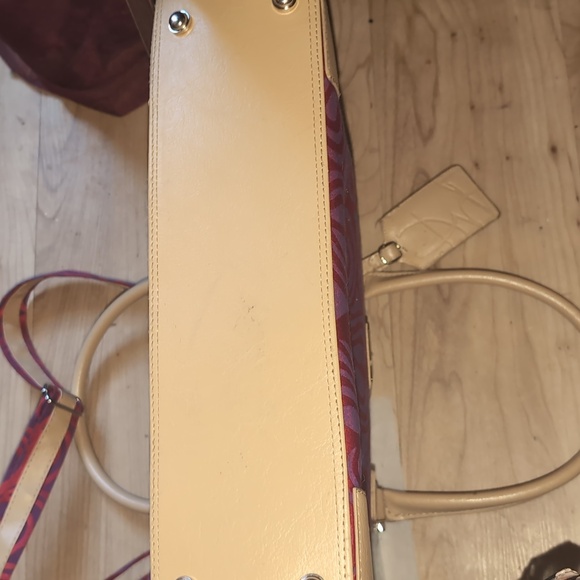 AVAILABLE - Diane Von Furstenberg Travel bag. - Picture 5 of 5